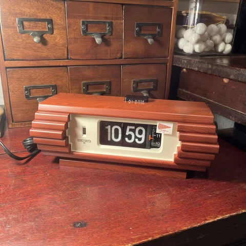 SEIKO FLIP Wood Look ALARM CLOCK DP687 VINTAGE Stock Space Age Mid century JAPAN Cover