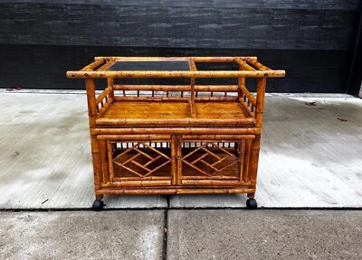 Carro de bar chinoiserie vintage de bambú y ratán tortuga Foto 1 de 4