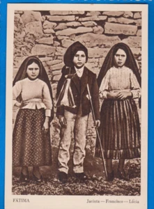 Fatima and 3 Seers Shepherds,  Fátima, Portugal, old postcard - Picture 1 of 2