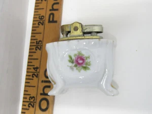 OLD JAPAN PORCALAIN FLOWER LIGHTER COLLECTIABLE - Picture 1 of 2