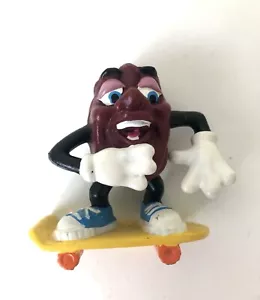 Vintage 1988 California Raisin Skateboard Figura 2" PVC Applausi S.B. Stuntz - Foto 1 di 6