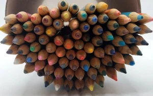 CRAYOLA PENCILS 85 Loose VARIOUS COLORS Art Pencil Lot DRAWING SUPPLIES - Picture 1 of 6