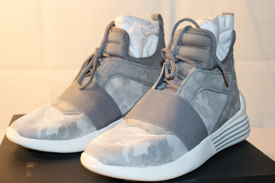 Kendall + Kylie NEW Silver Women's Size 5.5M Braydin Hidden Wedge Sneaker  - Image 1 of 4