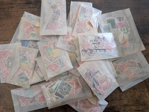 Australia - Accumulation of a Couple of Thousand Stamps - Pls See Description - Picture 1 of 2