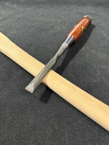 ※Kleiner Rost Japanischer Stechbeitel Shinogi Nomi 12mm (Mokume) Blau Stahl #2 Rosenholz - Bild 1 von 13