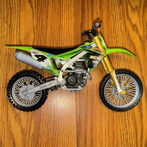 Motocicleta diecast Spin Master escala 1:10 Supercross #4 modelo Rickey Carmichael - Imagen 1 de 6