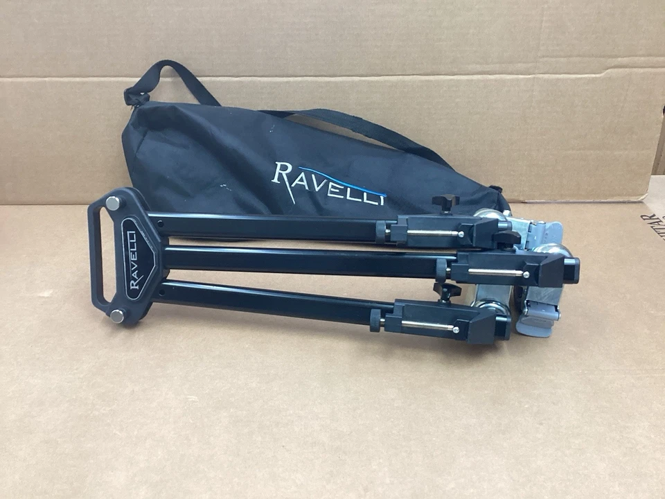 Carretilla trípode Ravelli en estuche portátil, plegable - 21 largo, rueda y estuche. Foto 1 de 4