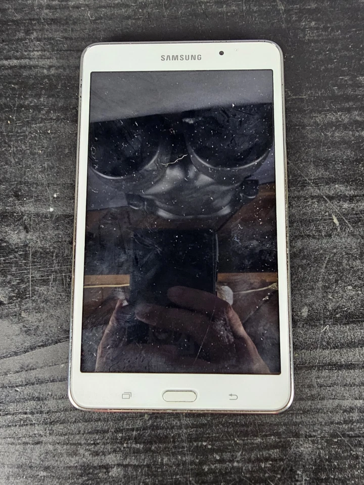 Tablet Samsung Galaxy S4 10.5" Branco PARA PEÇAS NÃO TESTADAS PACOTE COM 2 TABLETS  - Imagem 1 de 4