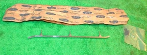 1974 1975 1976 Gran Torino Sport Brougham Ranchero Gt NOS GRILLE CENTER MOULDING - Picture 1 of 7