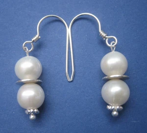 SWZ-Perlen weiß rund 8 mm Perle Ohrringe Design Ohrschmuck Ohrhänger 925 Silber - Bild 1 von 2