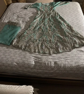 Wedding Bridal Dress - Image 1 of 3