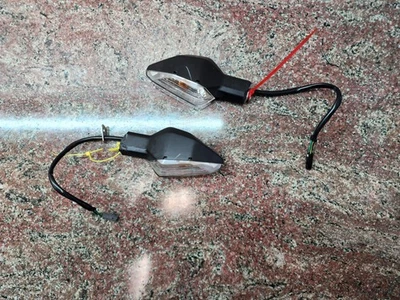 2017-2024 Kawasaki Z400 Z650 Z1000 300 Z500 Front Turn Signals Set 23037-0539/40 - Image 1 of 4