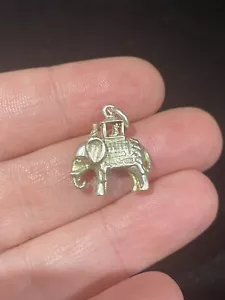 Ciondolo/pendente elefante indiano argento massiccio antico vintage Henry Griffith & Sons - Foto 1 di 5