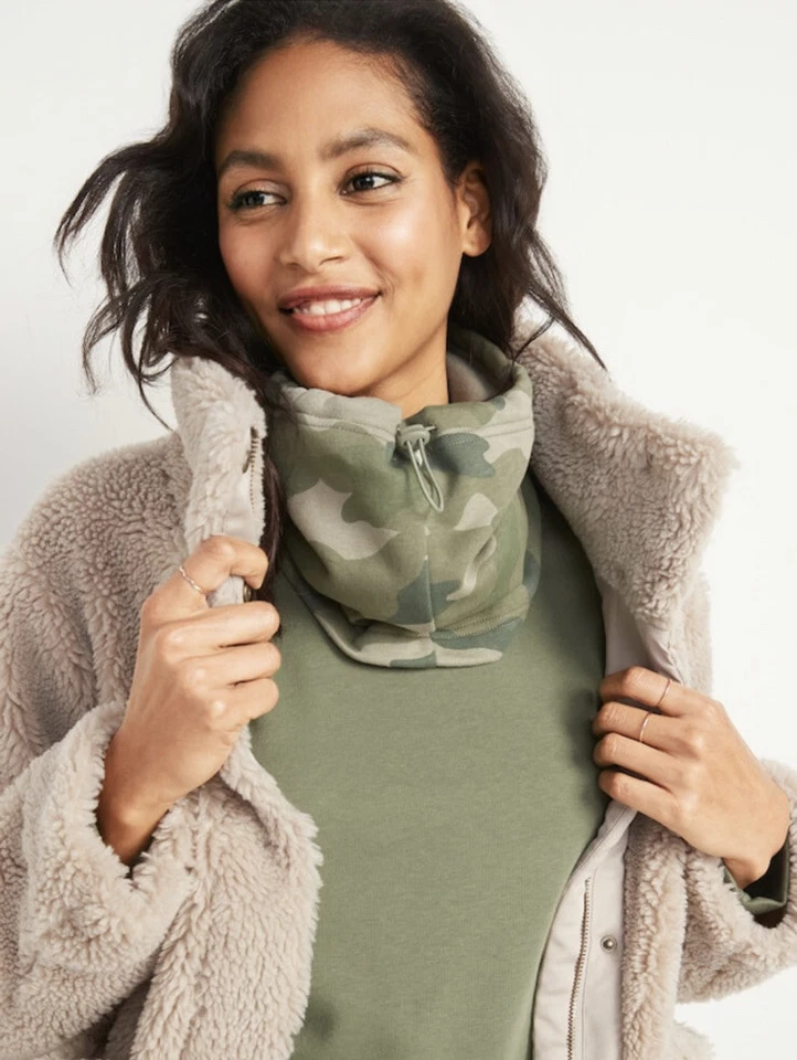 Old Navy Women's Cozy Fleece Snood/neck Warmer With Drawcord Green Camo