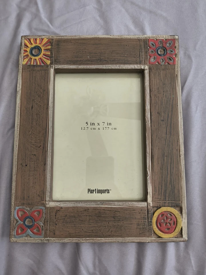 Pier 1 5x7相框。 所有四个角落都有设计。 多色 — 第 1/1 张图片