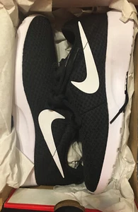 Nike Women's Tanjun Black Running Shoes Sneakers Size 9 - New in Box - Picture 1 of 2