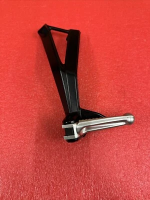 Ducati 848 EVO 2010-ON Lado izquierdo Pillion estriba y suspensión, reposapiés Foto 1 de 3