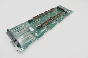 Dell EMC SC7020 SC3020 2.5" 30-Bay Storage Array Backplane Dell P/N: 0H43MD - Afbeelding 1 van 4