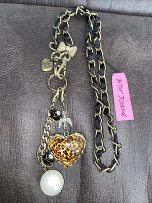 Collar Colgante Corazón Lucita Estampado Guepardo Tono Bronce Grueso Betsey Johnson Años 90 Foto 1 de 4