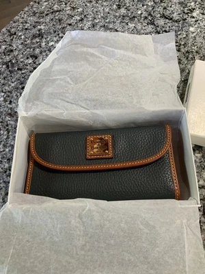Dooney & Bourke  Gray Pebble Grain Leather Continental Clutch Wallet. New In Box - Image 1 of 4