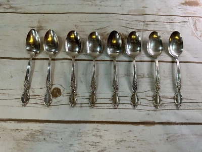 维多利亚式玫瑰银盘 1954 年国际 Wm Rogers 批量 8 茶匙 VGC — 第 1/3 张图片