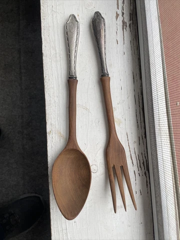 Vintage Estate Sterling Salad Servers (Wood/Silver) Cover