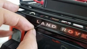 Pegatina con logotipo de metal de radiocontrol 1/10 LAND ROVER & DEFENDER para TRX4 RC4WD D110 D90 - Imagen 1 de 11