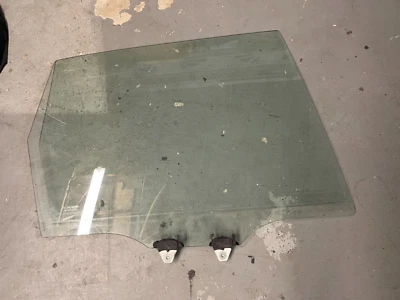 Ventana de puerta trasera lateral del pasajero transparente para Honda Fit Hatchback 2009-2014 Foto 1 de 4