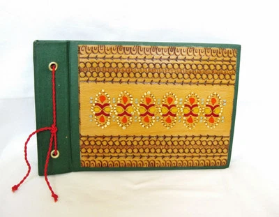 Винтажный фотоальбом болгарская пирография дерево и ткань ручной работы книга переплет - Изображение 1 из 4