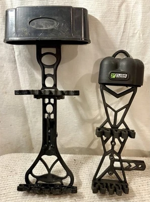 PAIR OF ARCHERY QUICK DETACH BOW QUIVERS FUSE ARCHERY 4 ARROW & UNMARKED 6 ARROW - Image 1 of 3