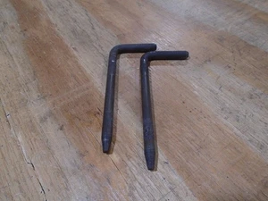 2002 - 2006 Cadillac Escalade Headlight Mounting Pin Pair Set of 2 - Picture 1 of 1