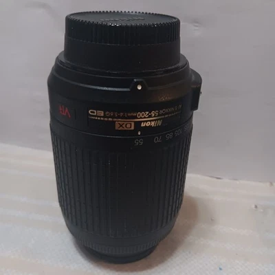 Nikon AFS Nikkor 55-200mm F 1.4-5.6G ED DX VR zoom lens, cap, pouch, XClean - Image 1 of 4