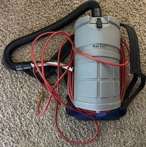 Aspiradora mochila comercial Clarke NapSac 120V 02132A-5 - Imagen 1 de 5