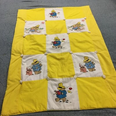 Manta de bebé vintage Paddington Bear cuadrados amarillos atados 34" x 48"   Foto 1 de 4