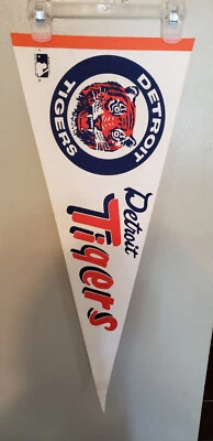 DETROIT TIGERS #2  MLB BASEBALL VINTAGE RETRO FELT PENNANT 6/24/22 - Image 1 of 3