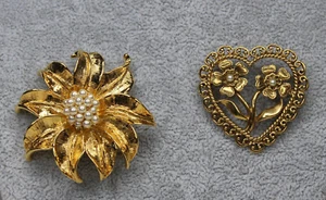 Goldtone Heart flowers and sunflower brooch set of 2 Costume pins faux Pearls - Picture 1 of 10