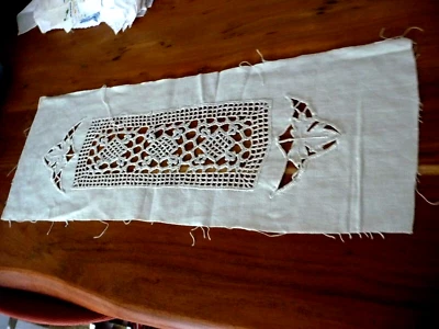 1 Piece de lin beige avec broderies et incrustation ( ref 10 ) - Photo 1/4