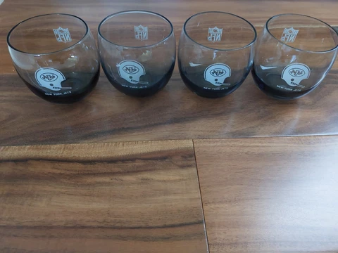 New York Jets Set 4 NFL Cocktail Glasses Joe Namath Aaron Rodgers Sauce Gardner Cover
