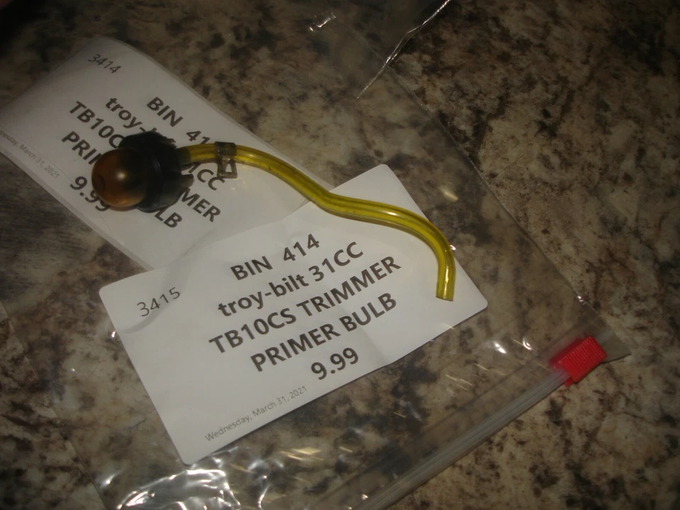 Troybilt tb10cs 31cc imprimación bombilla recortadora pieza solo contenedor 414  Foto 1 de 2