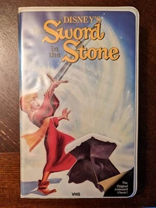 DISNEY The Sword in the Stone VHS Black Diamond Classic Red Label Edition 1986 - Picture 1 of 6