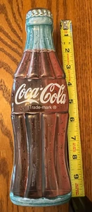 Caja de almacenamiento con forma de botella de Coca-Cola de metal estaño 9,5" vintage 1996 como nueva - Imagen 1 de 13