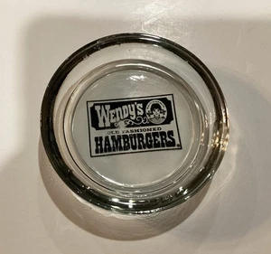 Cenicero publicitario de vidrio vintage Wendy's antiguo de moda para hamburguesas restaurante - Imagen 1 de 5