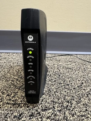 Motorola SB5100 SURFboard Cable Modem w/ Power Adapter Tested Working - Image 1 of 3