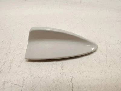 ✅07-11 宝马 1 3 135i 328i 335i E90 E82 车厢鲨鱼脚天线 LOT3108 — 第 1/4 张图片