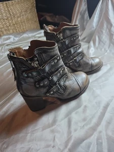 FREEBIRD Beckett Ankle Boots Womens Sz 9 Pewter Leather Booties Heeled Grunge - Picture 1 of 24