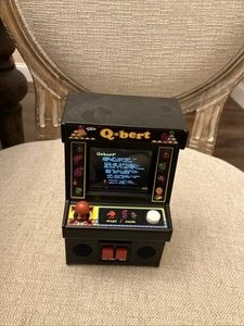 Q Bert By Basic Fun Arcade Classics - Retro Mini Arcade Game 2016 09543 - Picture 1 of 5