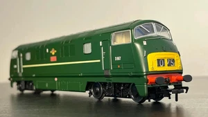 OO Bachmann 32-051DC Class 42 Warship D867 Zenith Diesel Loco Working Lights - Picture 1 of 5