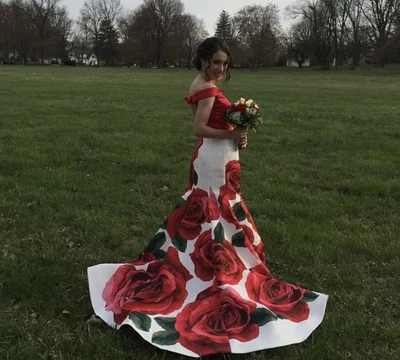 Vestido de graduación Sherri Hill 2 piezas talla 0 floral rojo (estilo 51850) Foto 1 de 4