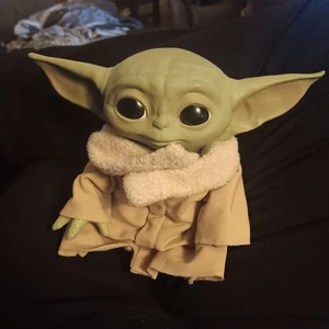 Peluche Baby Yoda Con Suono Star Wars Il Mandaloriano Il Bambino Parlante SKT2 - Foto 1 di 4