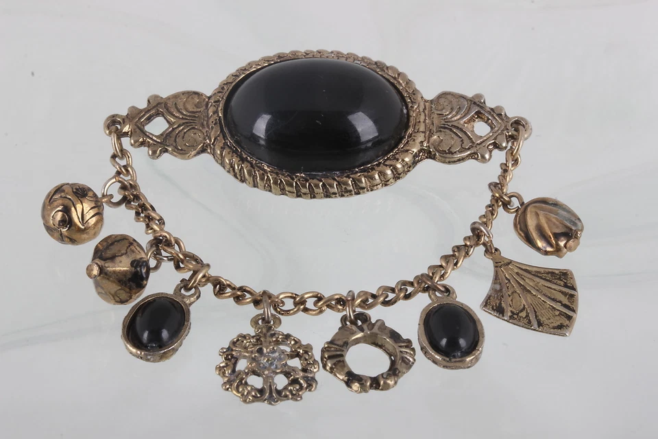 COSTUME ANTIQUE BLACK ONYX STONES DANGLY CHAIN W/ CHARMS BROOCH FASHION 9780 - Image 1 of 2